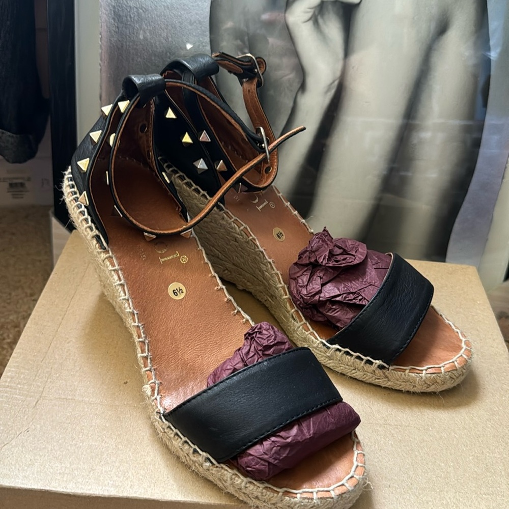 Maypol Black Gold Studded Strap Wedge espadrilles 37 7 Valentino-style